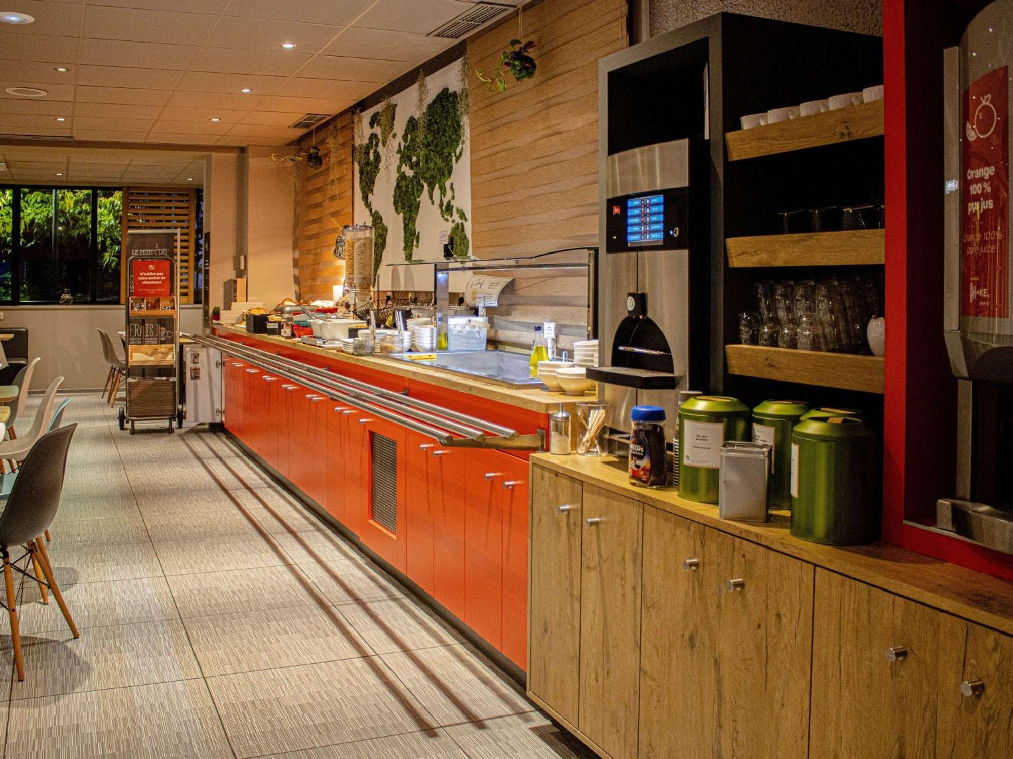 Ibis Rennes Cesson Hotel Bagian luar foto