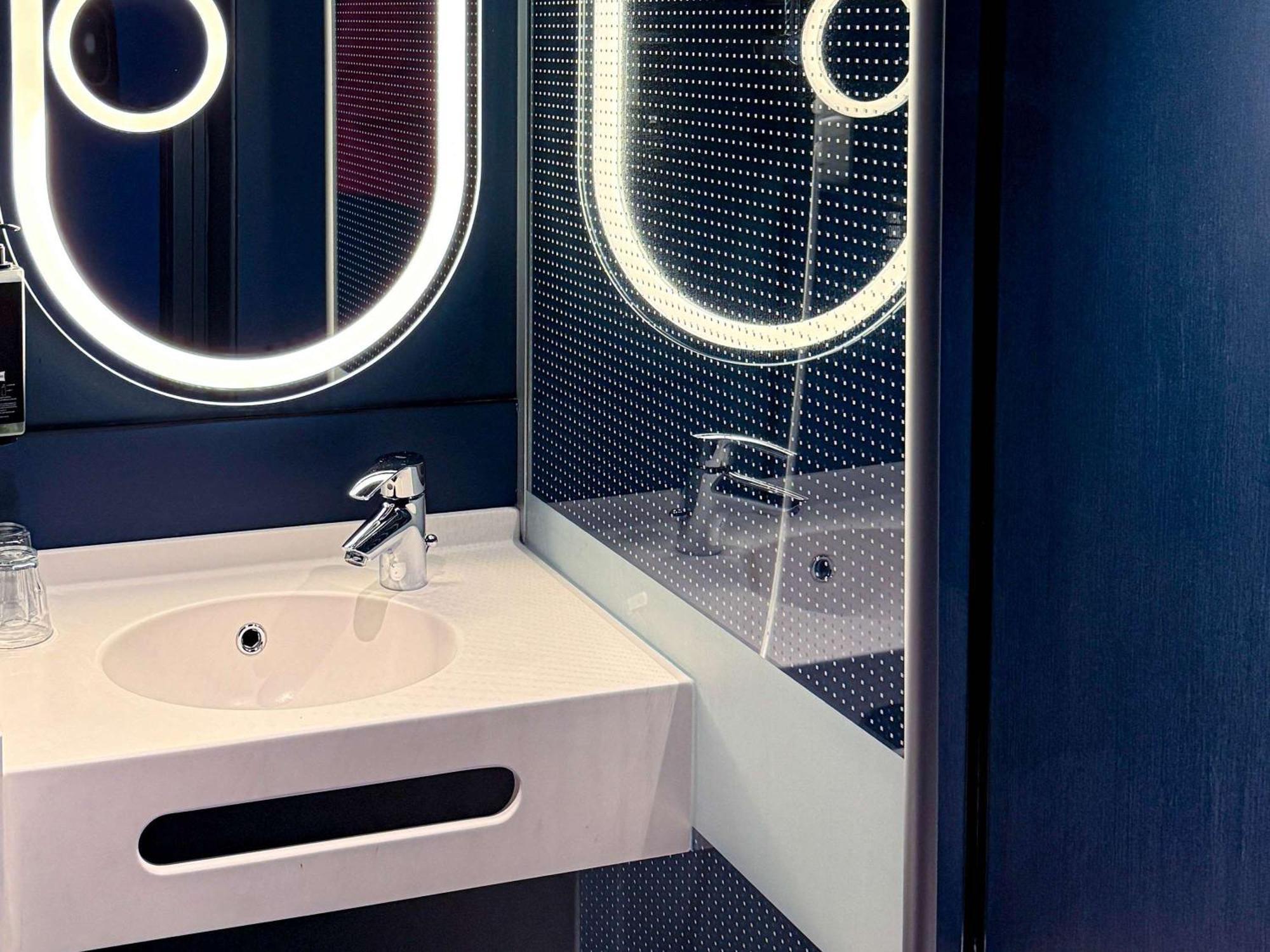 Ibis Rennes Cesson Hotel Bagian luar foto